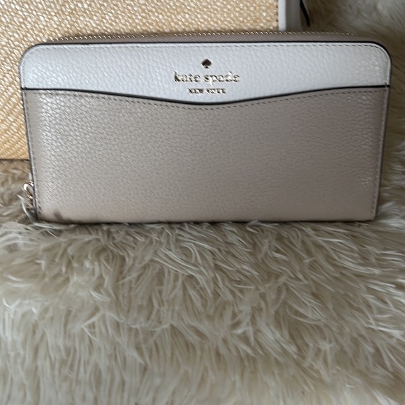 BNWT Kate spade Straw Medium with wallet color block included - Picture 10 of 14